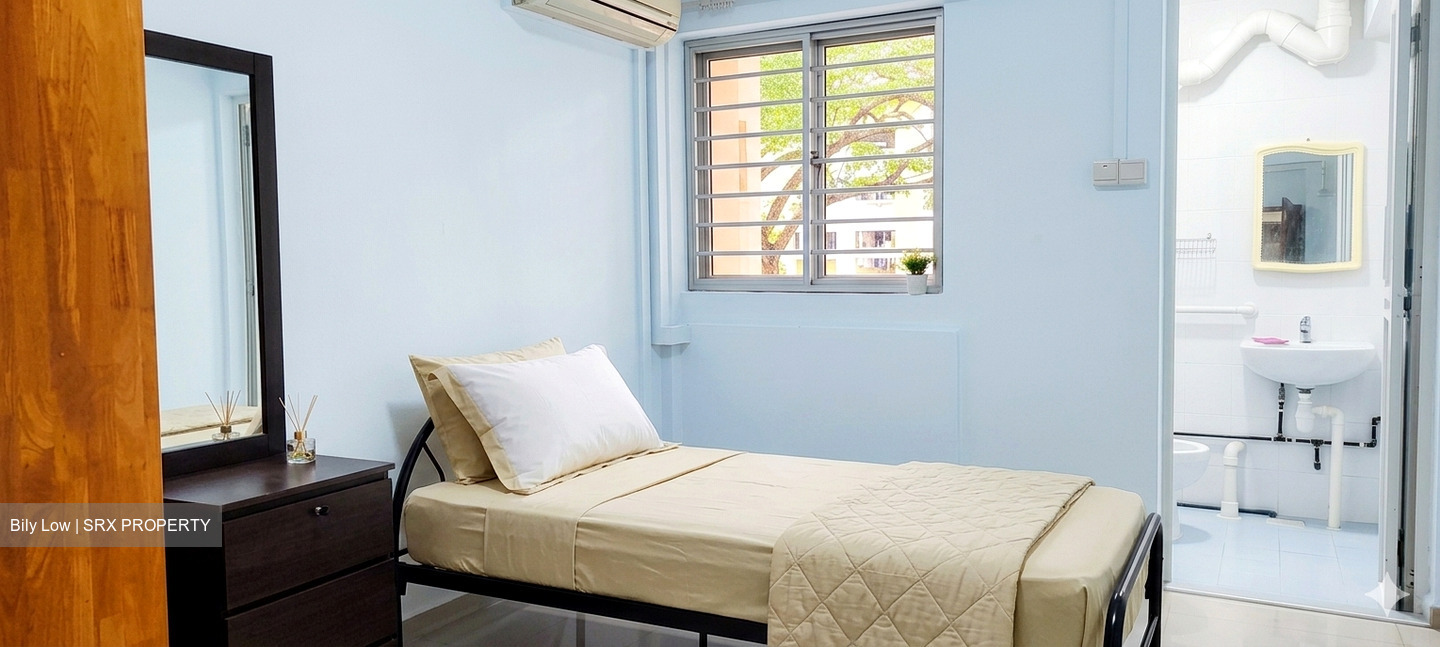 Blk 241 Jurong East Street 24 (Jurong East), HDB 3 Rooms #566457491